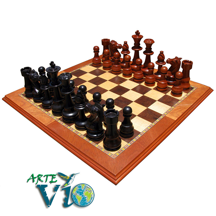 Juego de Ajedrez Clásico de Lujo – Piezas Grandes Talladas a Mano – Tablero en Fina Marquetería Importada - 59.5 x 59,5 cm